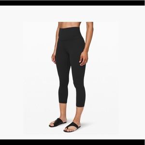 LULULEMON ALIGN™ CROP 21" *COOL size 8. Like new.